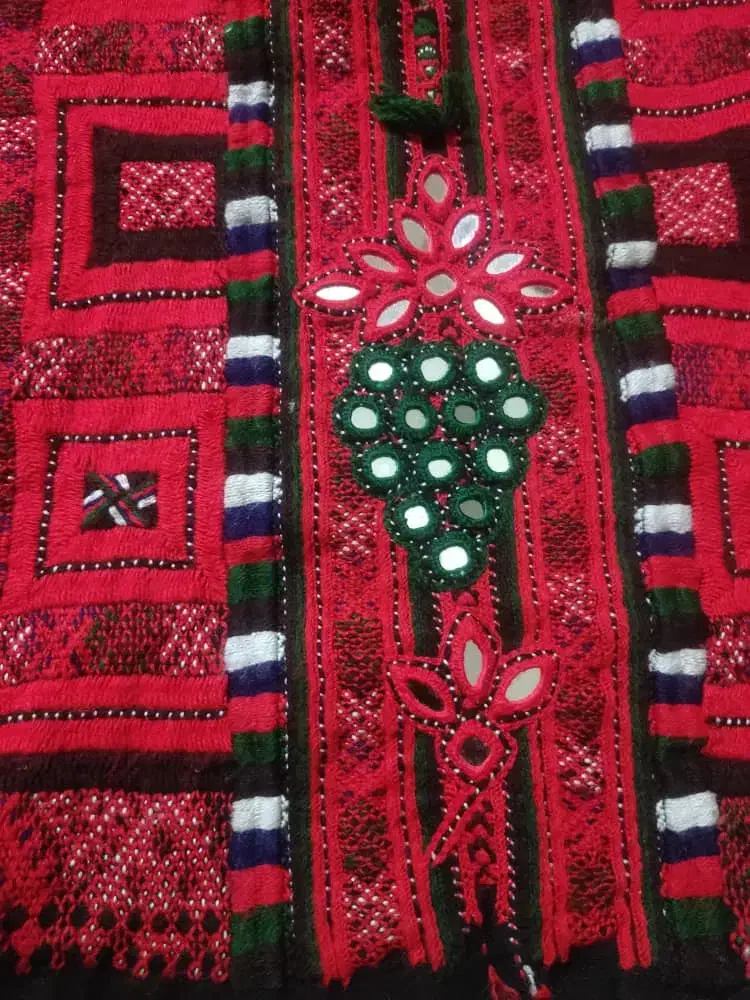 ایینه طویی کریشی|آینه|زاهدان, |دیوار