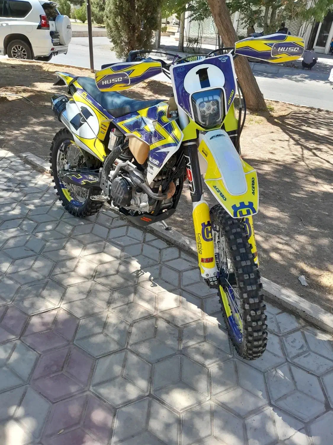 فلات طرح هاسکی موتور کایو رادیات آب|موتورسیکلت|قزوین, |دیوار