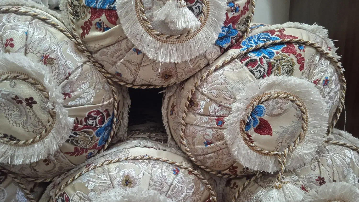 بالش|رختخواب، بالش، پتو|یاسوج, |دیوار