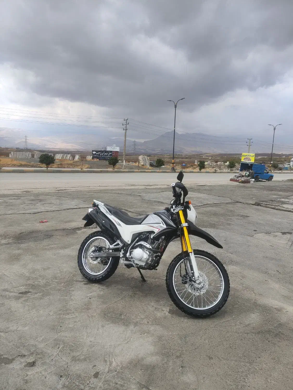 موتور تریل ۲۰۰ پرواز مدل۴۰۳|موتورسیکلت|کامیاران, |دیوار