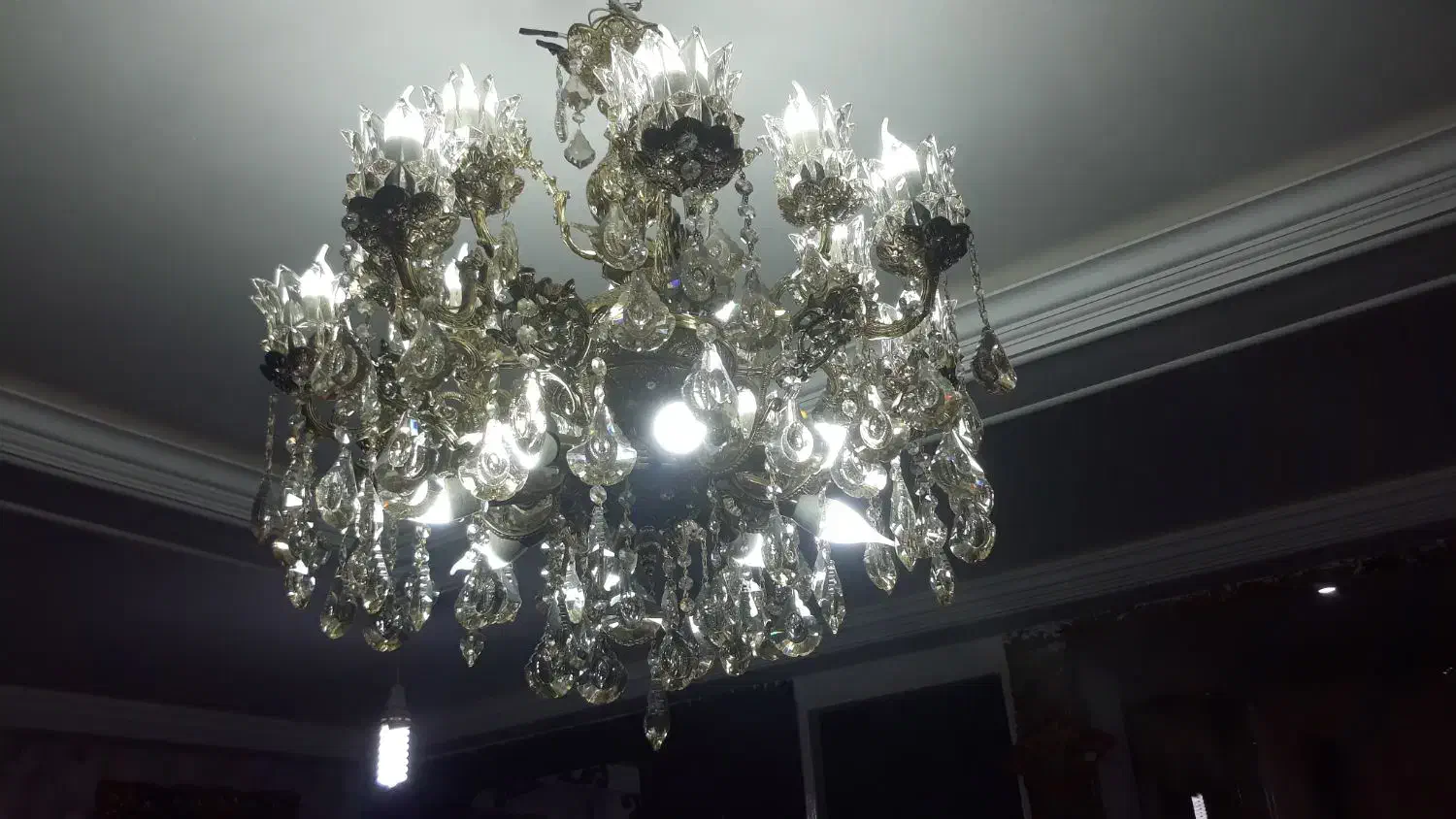 لوستر برنز ۲۰ کیلو برنز خالص|لوستر و چراغ آویز|خرمآباد, |دیوار