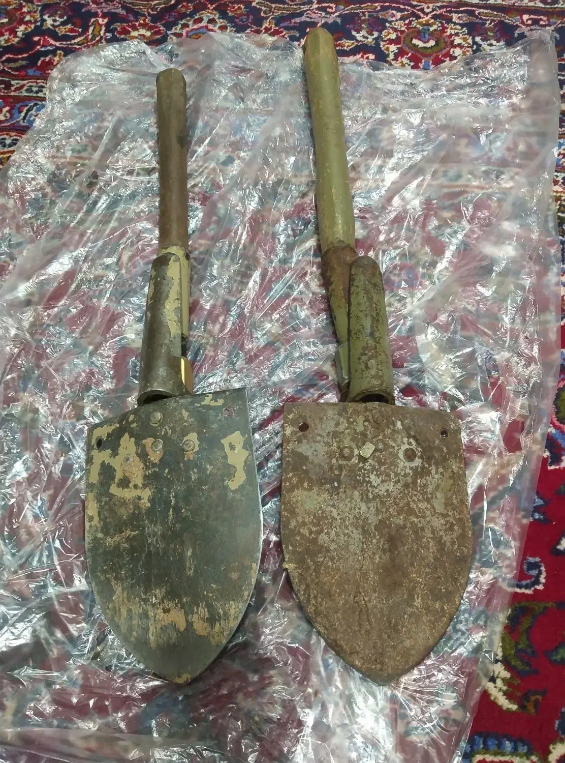 چاقوی کهنه دسته استخوان|ابزارآلات|مراغه, |دیوار