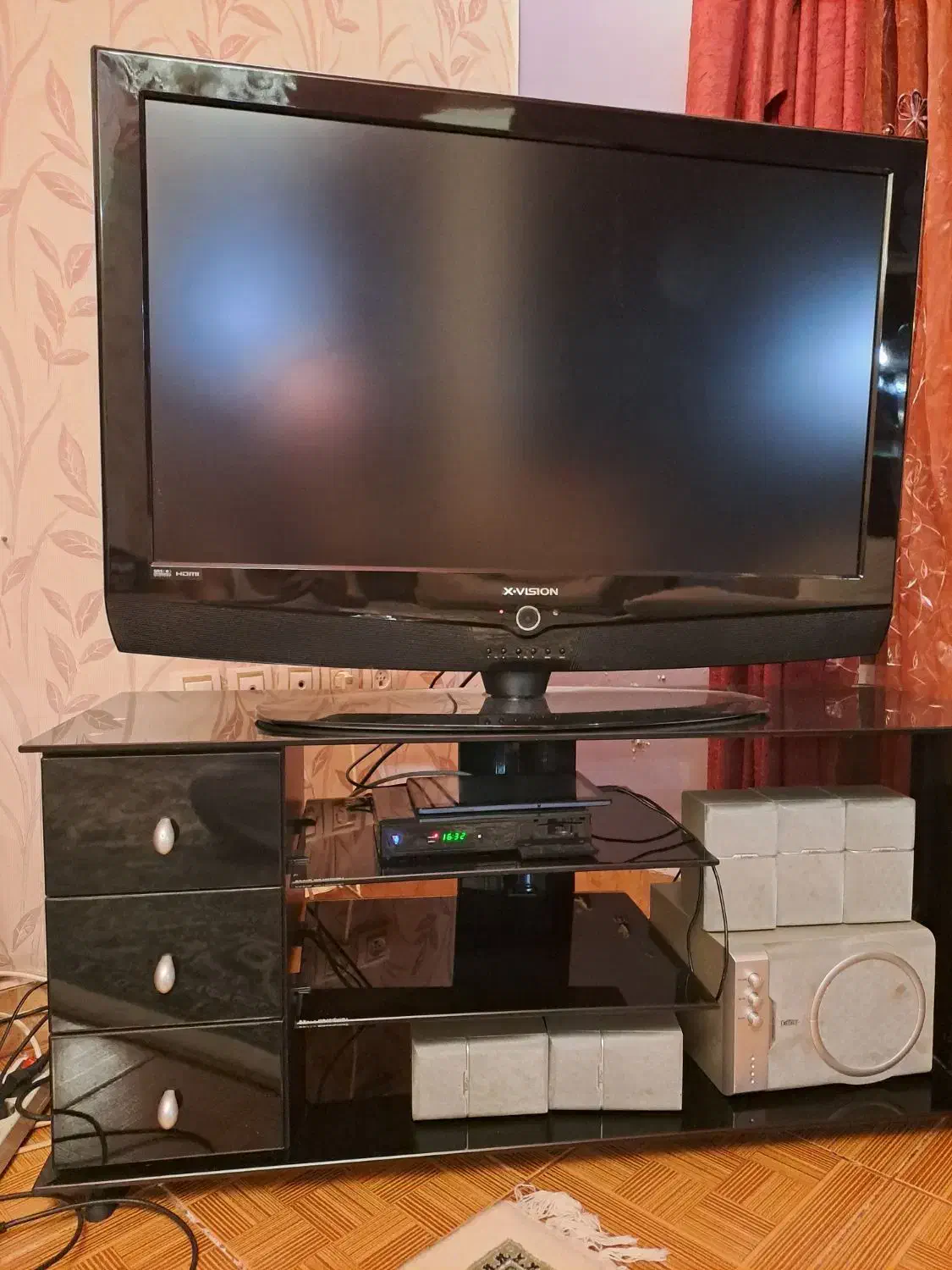 تلویزیون ۴۰ اینچ ایکس ویژن|تلویزیون و پروژکتور|بندر انزلی, شهرک خزر ویلا|دیوار