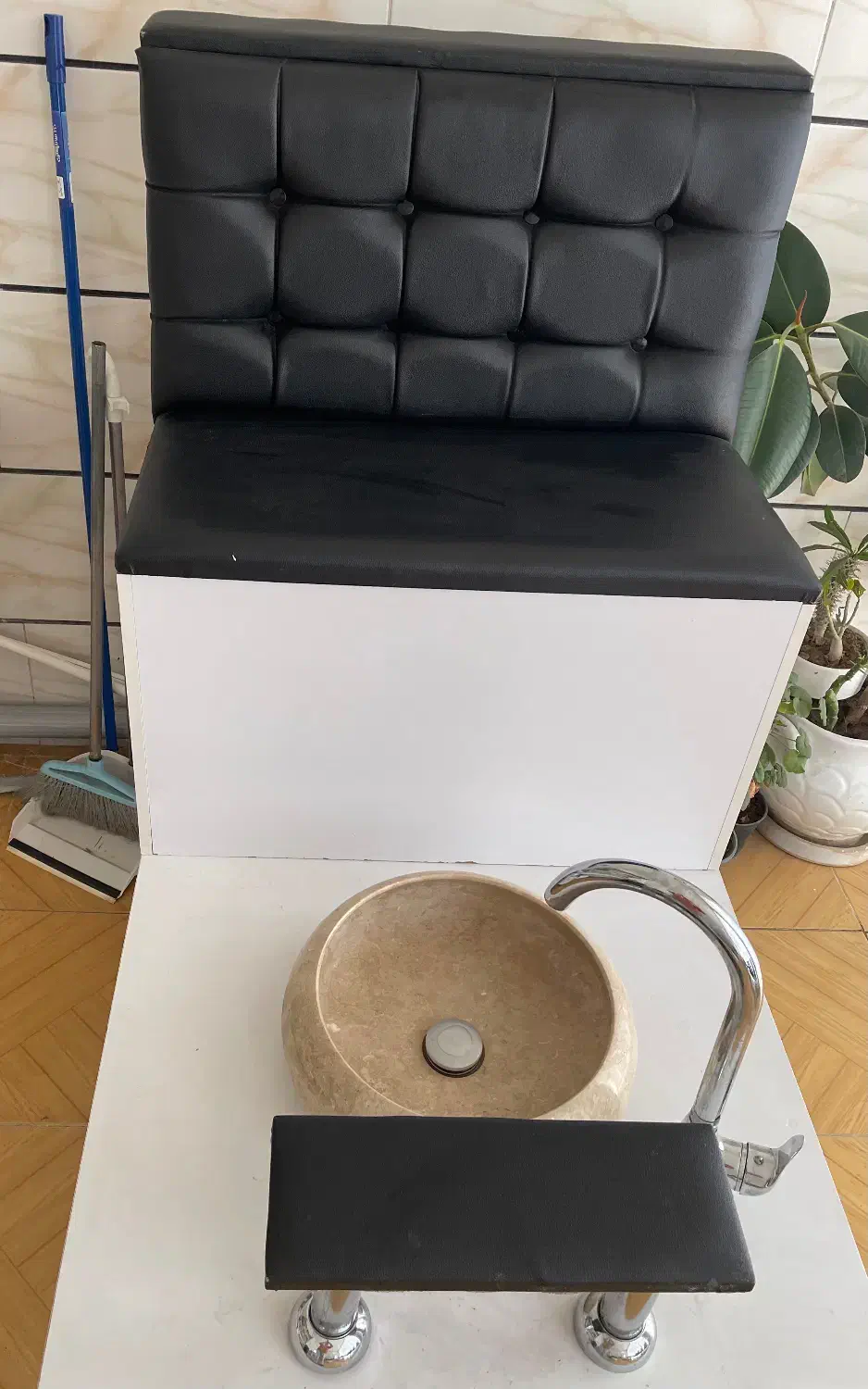 صندلی پدیکور|آرایشگاه و سالن‌های زیبایی|قزوین, |دیوار