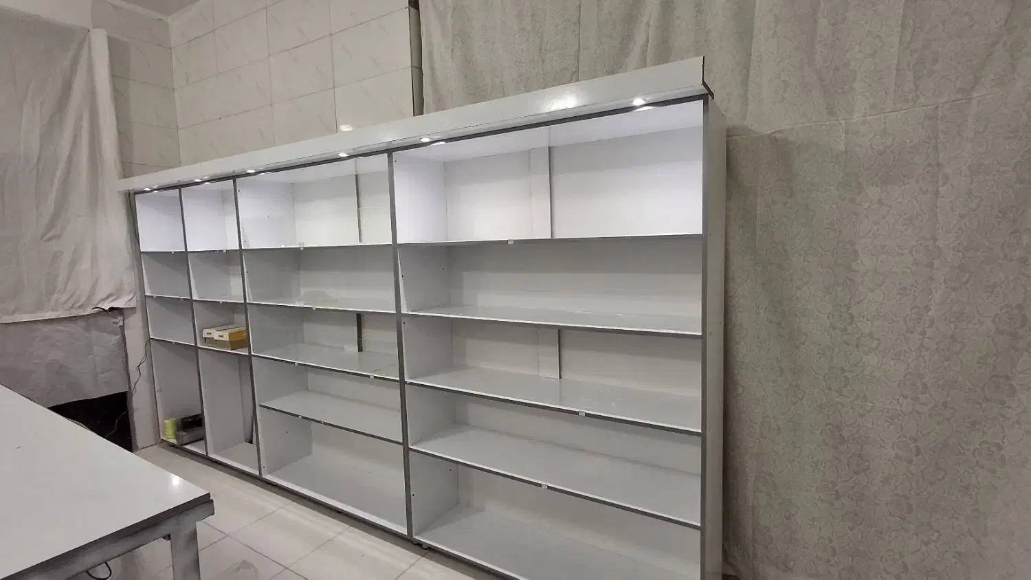 فروش قفسه مغازه با میز و دخل|فروشگاه و مغازه|بروجن, |دیوار