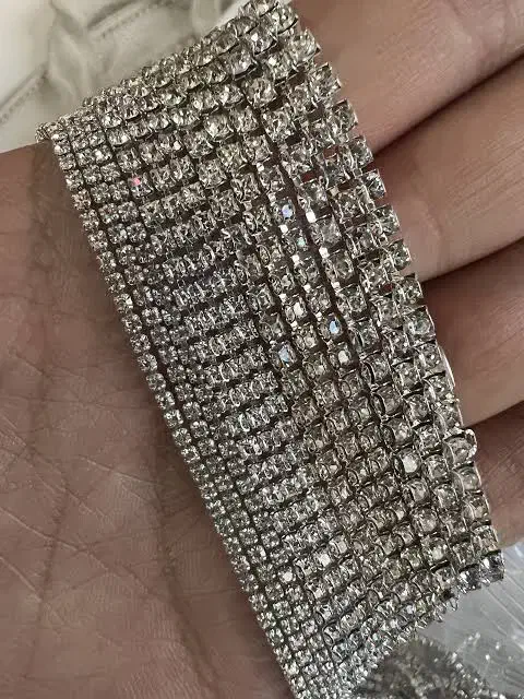 نگین|جواهرات|صحنه, |دیوار