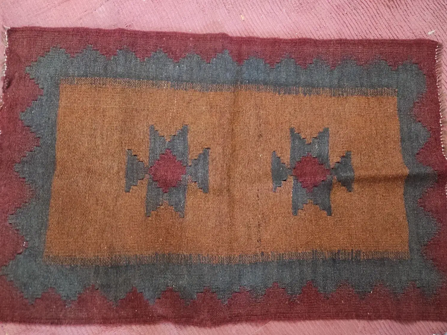 گلیم فرش کوچیک|گلیم، جاجیم، گبه|بروجرد, |دیوار