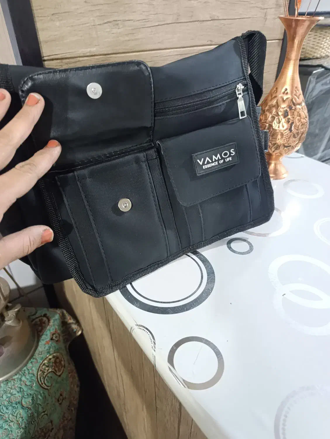 کیف کاملا نو.|کیف، کفش، کمربند|زرند, |دیوار