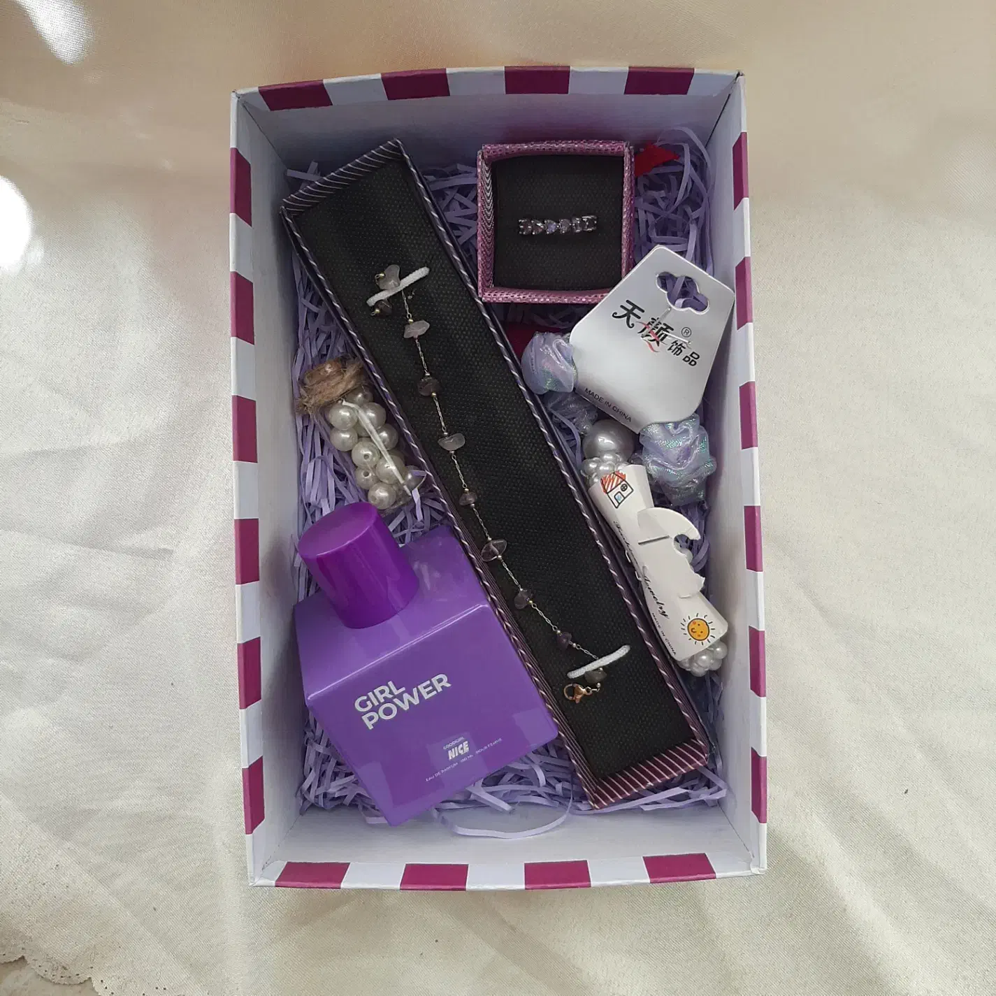 پک هدیه زنانه|بدلیجات|اسلام‌شهر, باغ فیض|دیوار