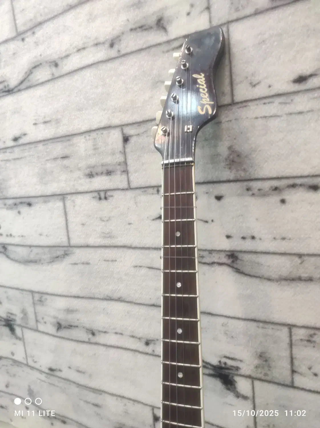 گیتار یولانا ساخت چک|گیتار، بیس، امپلیفایر|اردبیل, |دیوار