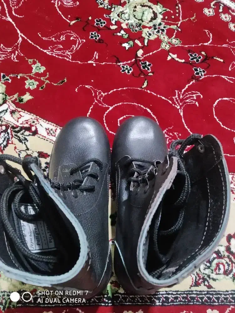 پوتین|لباس|خوسف, |دیوار