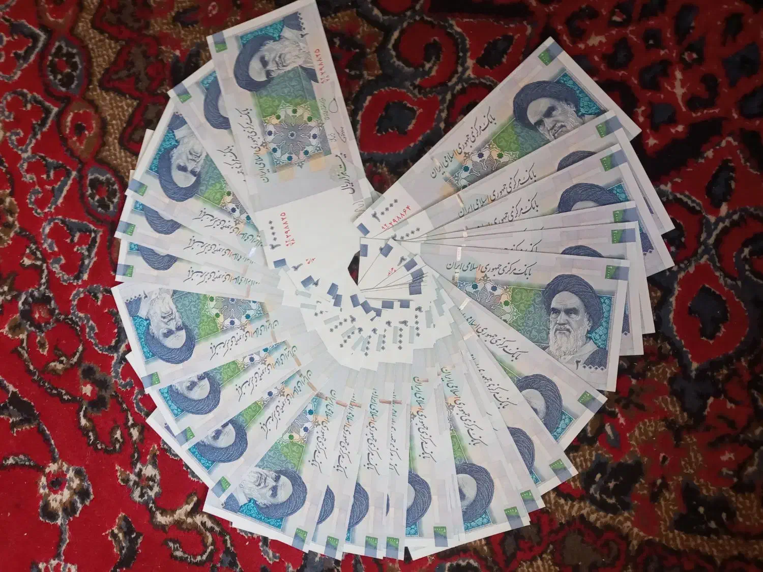 دوهزاری و هزاری شماره پشت سر هم نو نو|کلکسیون سکه، تمبر، اسکناس|اصفهان, سرتاوه|دیوار
