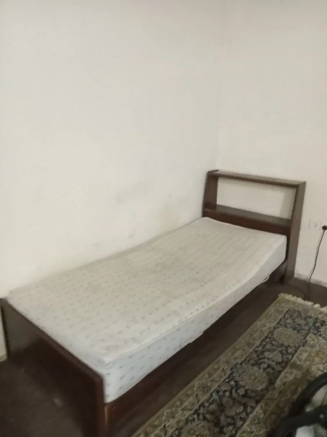 تخت یک نفره|تخت و سرویس خواب|رشت, اسماعیل آباد|دیوار