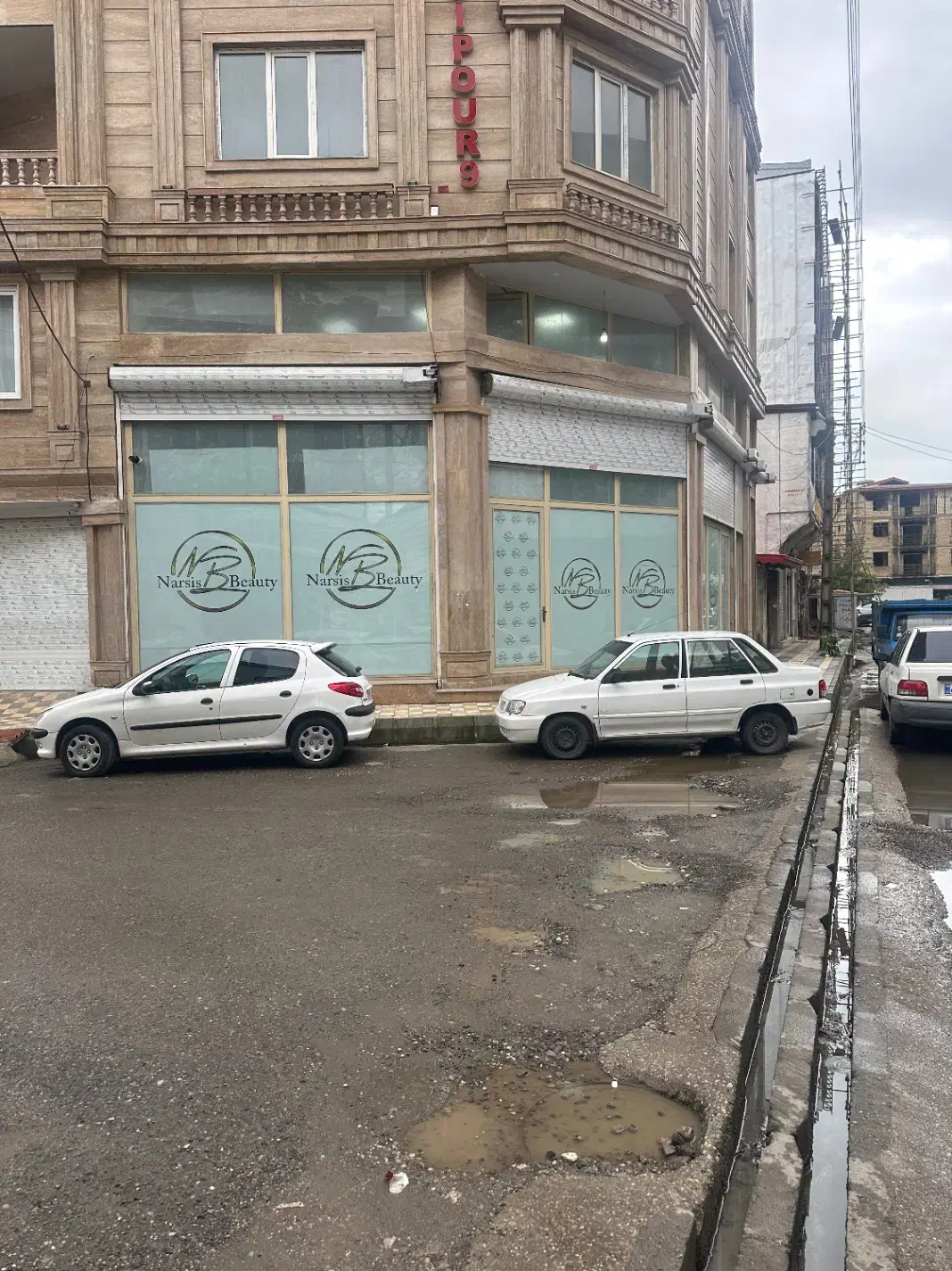 مغازه دونبش سه دهنه 81 متری خ مورخی|فروش مغازه و غرفه|آستارا, |دیوار