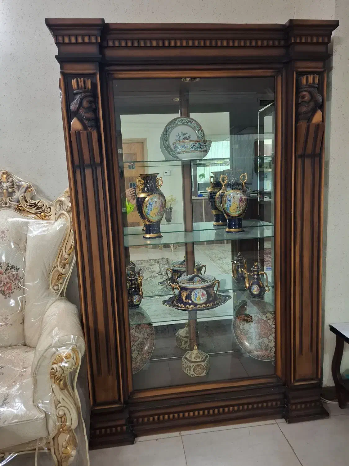 ویترین چوبی زیبا|بوفه، ویترین، کنسول|اصفهان, شهرستان|دیوار