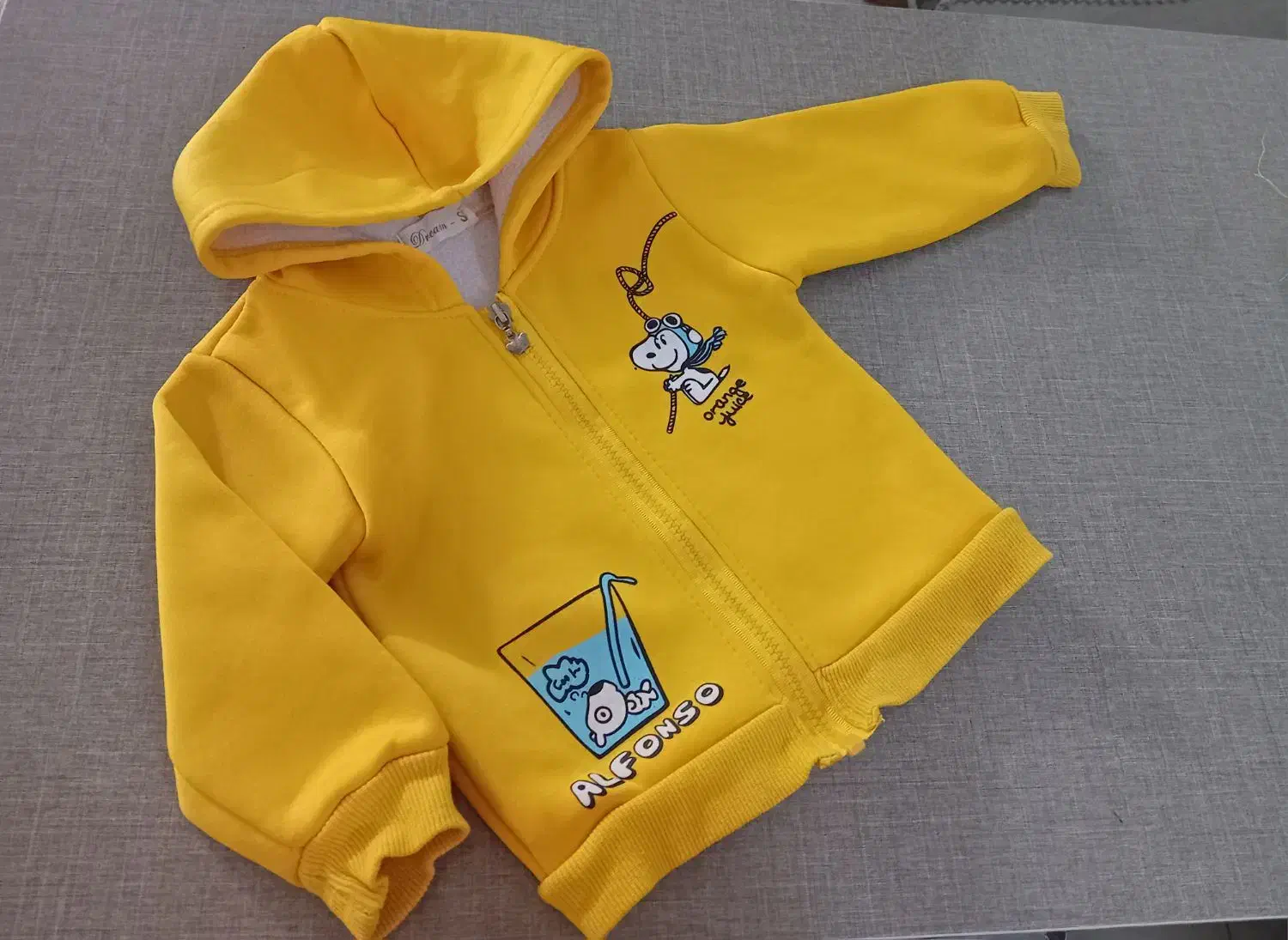 سویشرت بچهگانه درحد نو|کفش و لباس بچه|گلبهار, شهر جدید گلبهار|دیوار