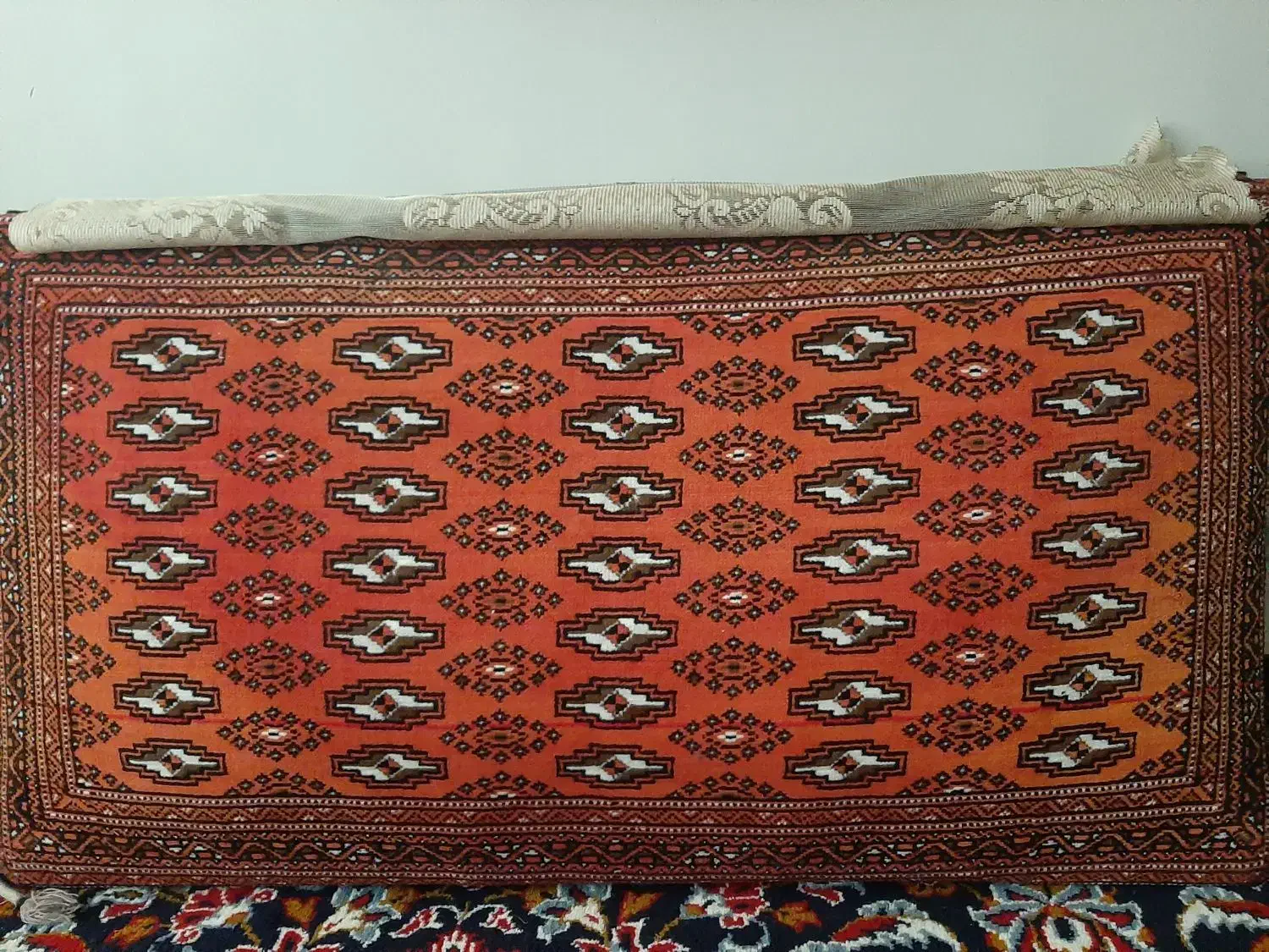 پشتی سنتی|پشتی|یزد, |دیوار