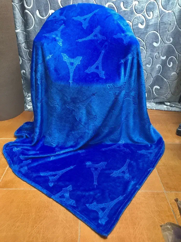 پتو|رختخواب، بالش، پتو|آزادشهر, |دیوار