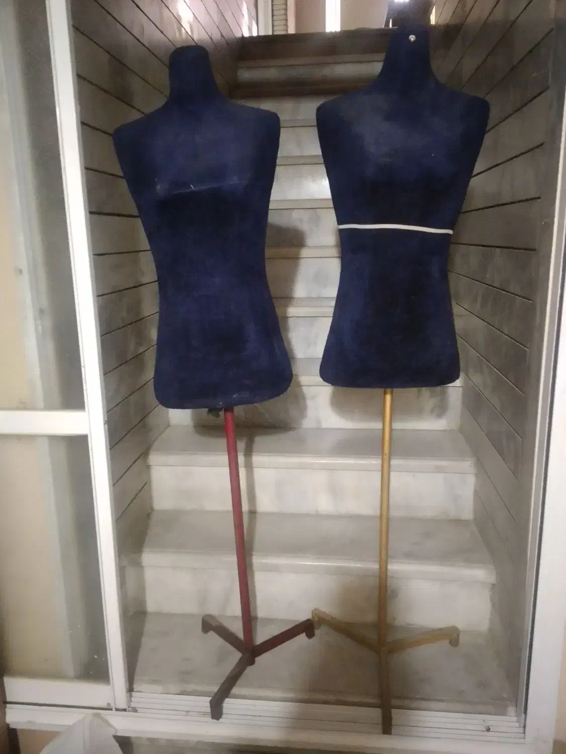 مانکن|لوازم خیاطی و بافتنی|اصفهان, باغ دریاچه|دیوار