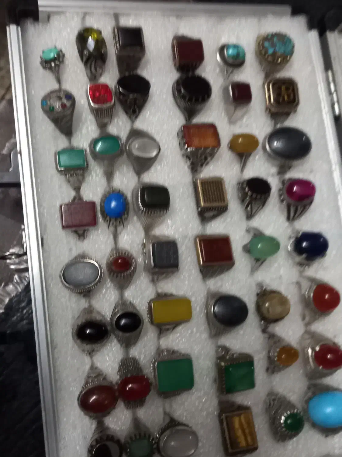 انگشتره عقیق یاقوت زمرد یجایی گرمی|جواهرات|باقرشهر, |دیوار