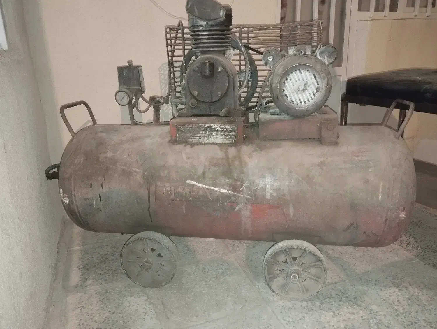 ابزار کار|ابزارآلات|لنجان, |دیوار