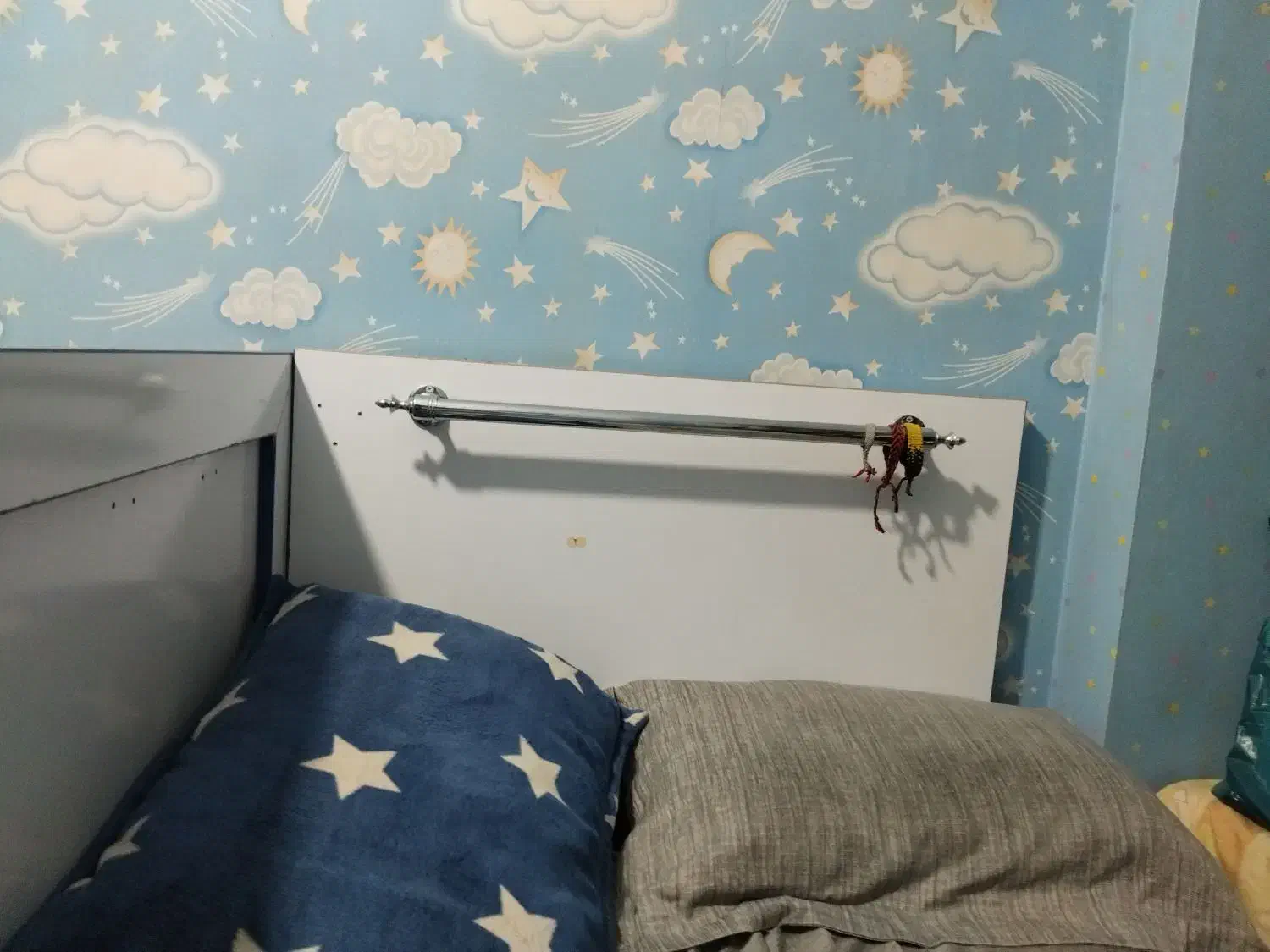 دو عدد تخت ۱ نفره|تخت و سرویس خواب|ری, دیلمان|دیوار