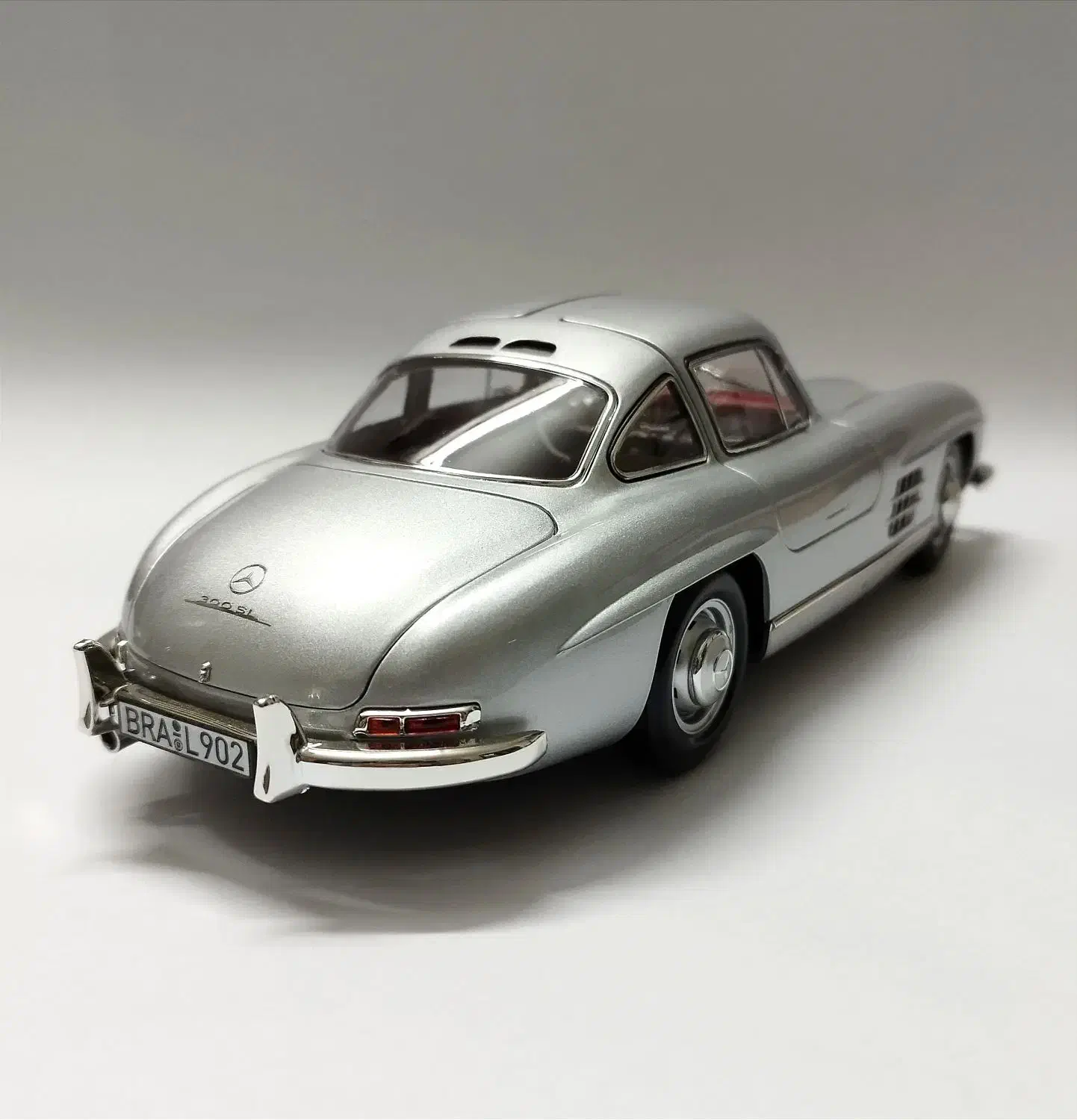 ماکت mercedes Benz 300slمقیاس 1/18|اسباب‌‌بازی|تهران, آرژانتین|دیوار