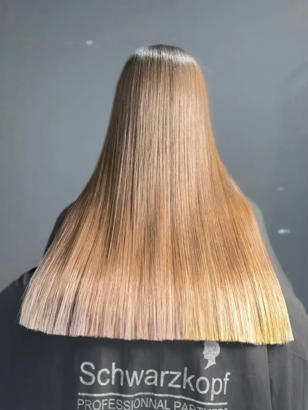 آموزش و خدمات تخصصی میکاپ،شنیون،رنگ و کراتین|خدمات آرایشگری و زیبایی|زرقان, |دیوار