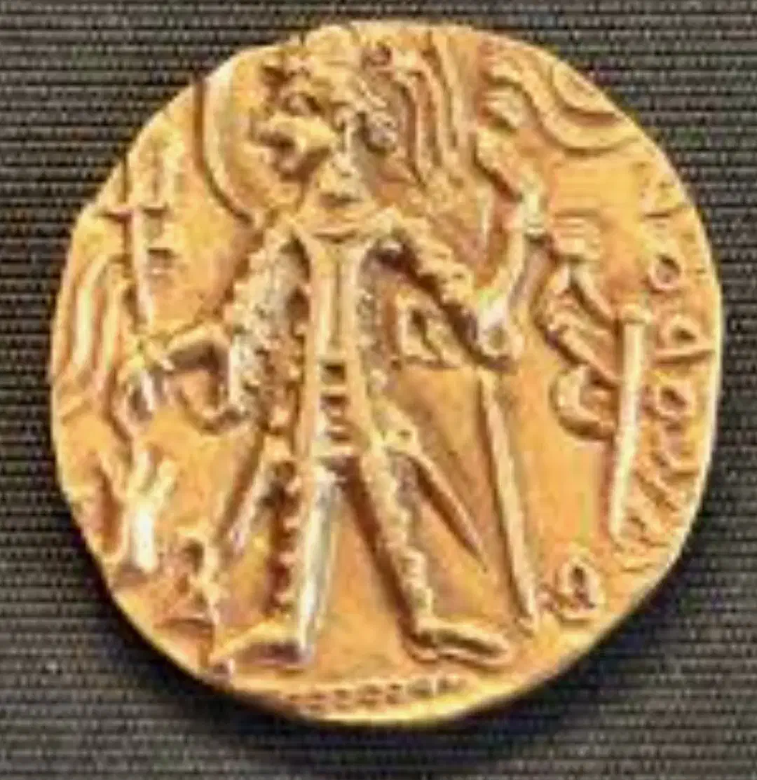 سکه کوشانی|کلکسیون اشیاء عتیقه|اصفهان, آبشار|دیوار