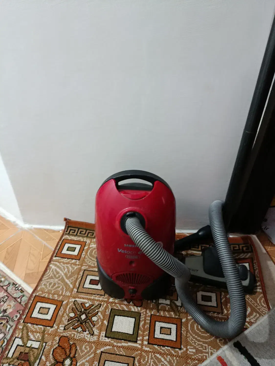 جارو برقی سالم تمیز|جاروبرقی، جارو شارژی، بخارشو|بندر انزلی, کلیور|دیوار