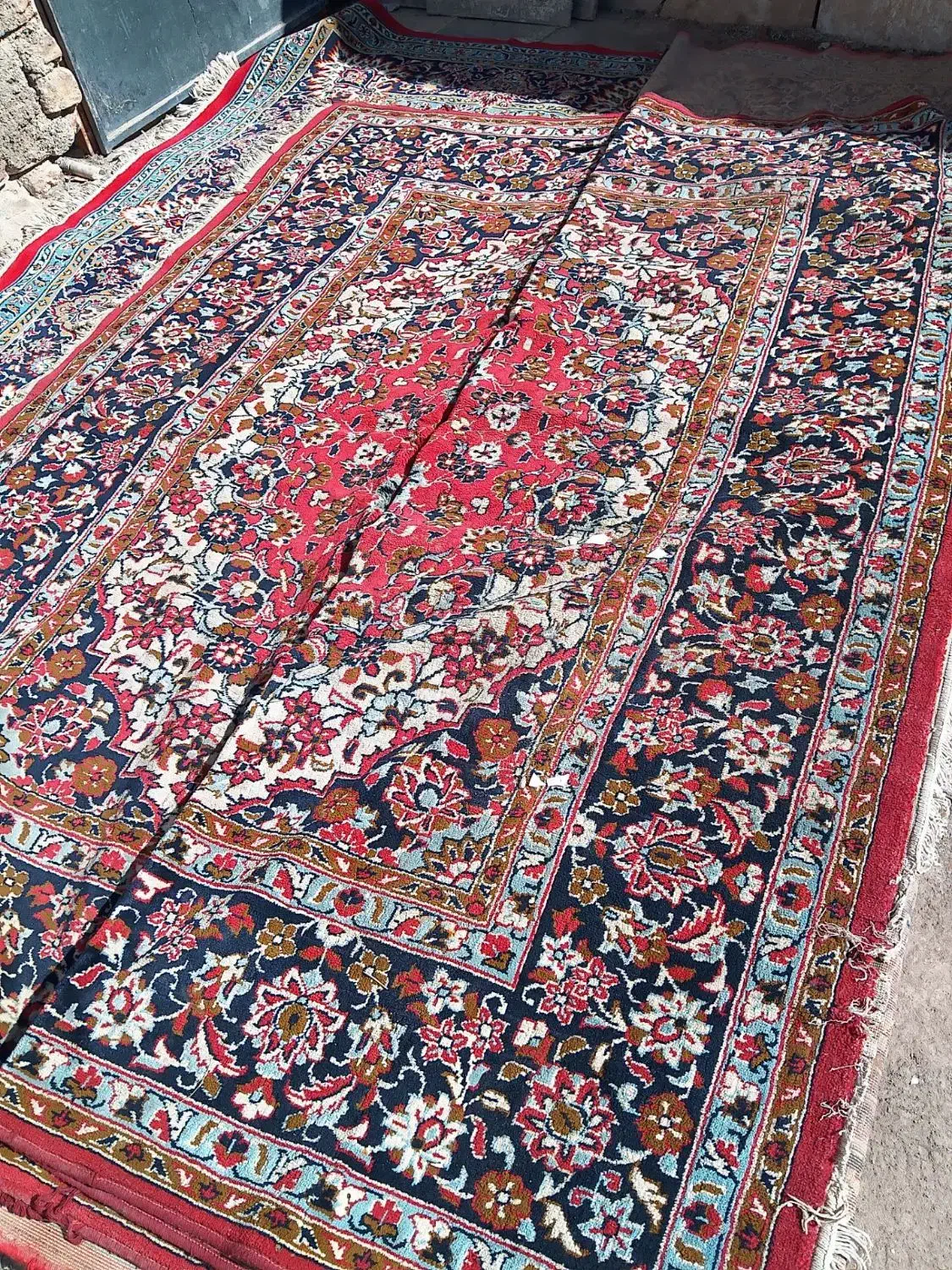 دو تخته فرش|فرش|نیشابور, میدون بار|دیوار