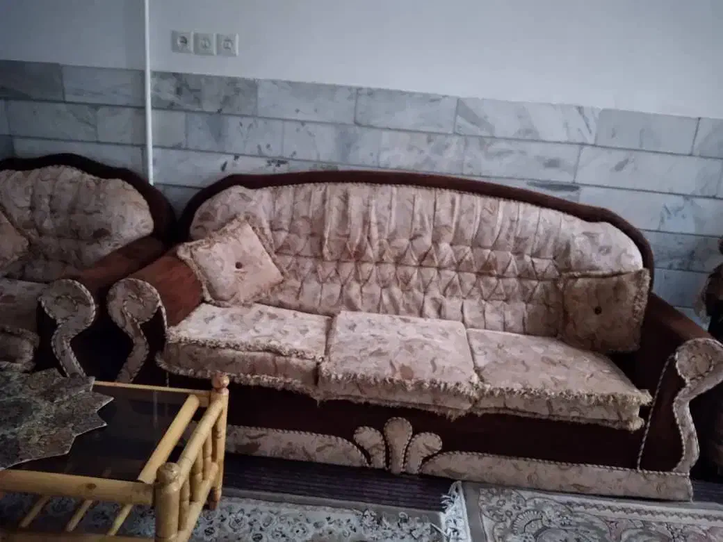 مبلمان ۷ نفره|مبلمان خانگی و میز عسلی|گلپایگان, |دیوار