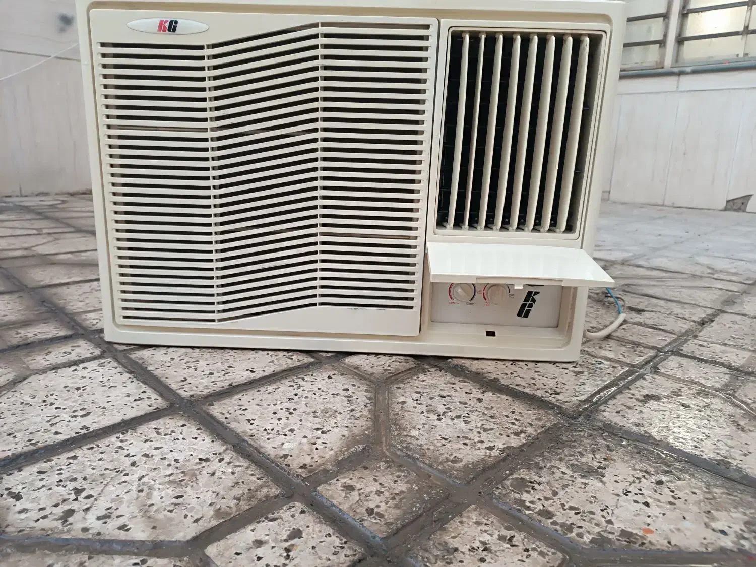 کولرگازی ۱۸ هزار پنجره ای در حد و تمیز|کولر گازی و فن‌کوئل|مشهد, انقلاب|دیوار