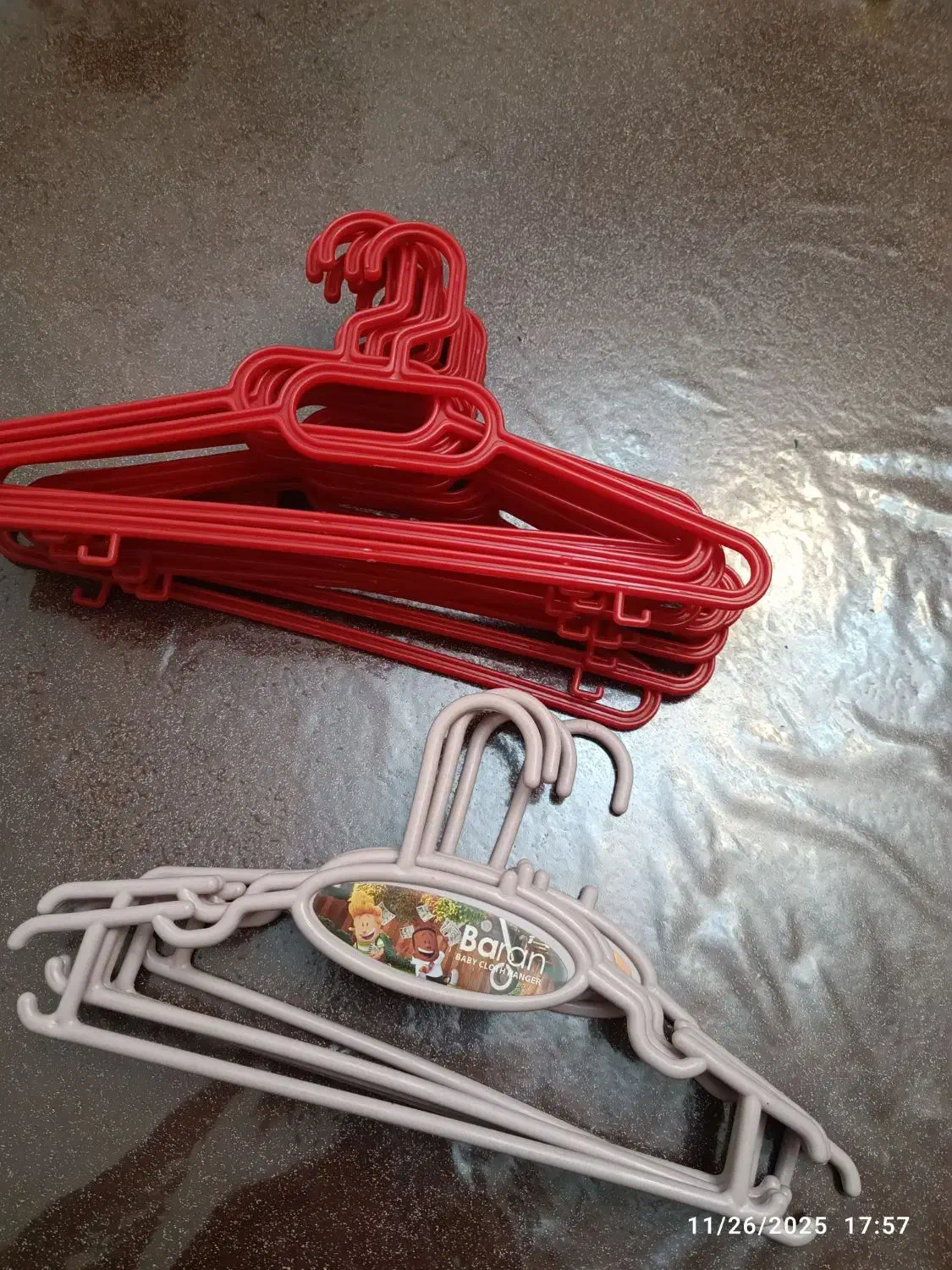 چوب لباسی بچگانه دخترانه|بندرخت و رخت‌آویز|تهران, سید خندان (جلفا)|دیوار