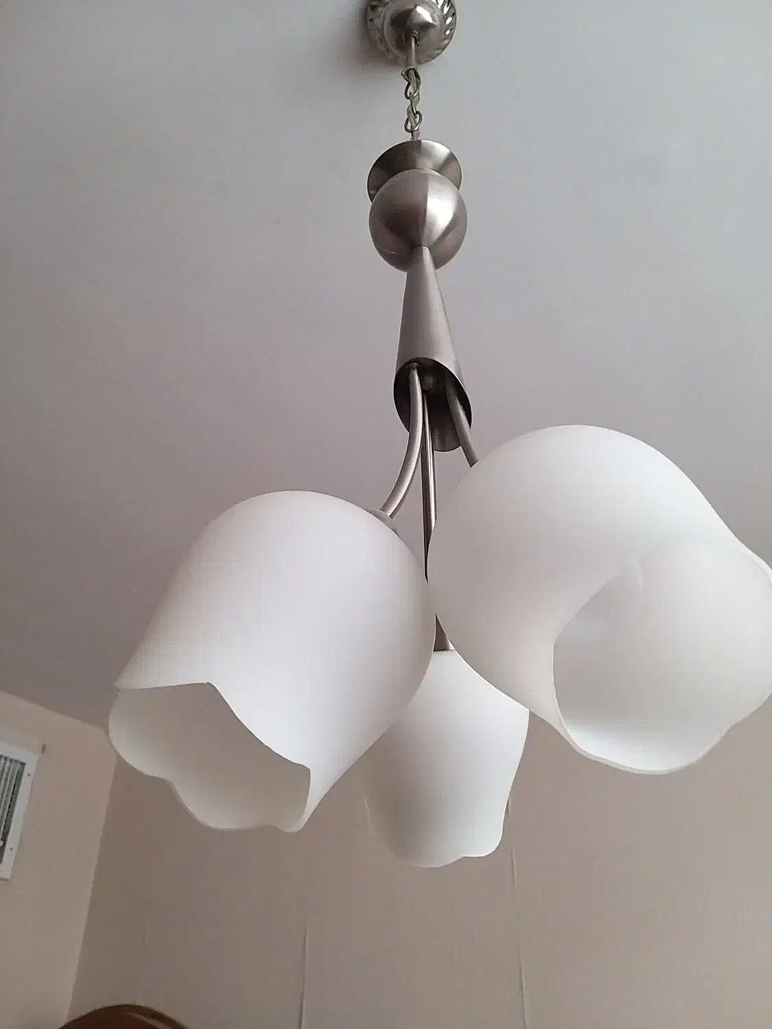 لوستر|لوستر و چراغ آویز|مشهد, فرهنگ|دیوار