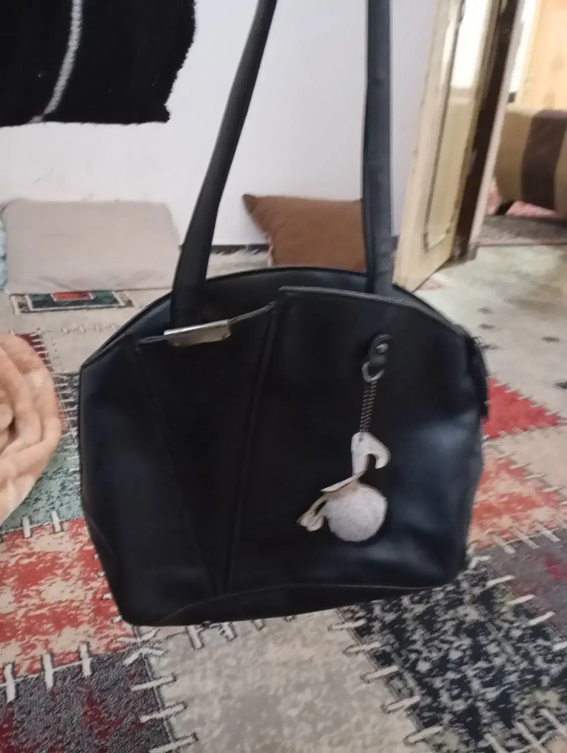 تعدادی کیف در حد نوع|کیف، کفش، کمربند|دهدشت, |دیوار