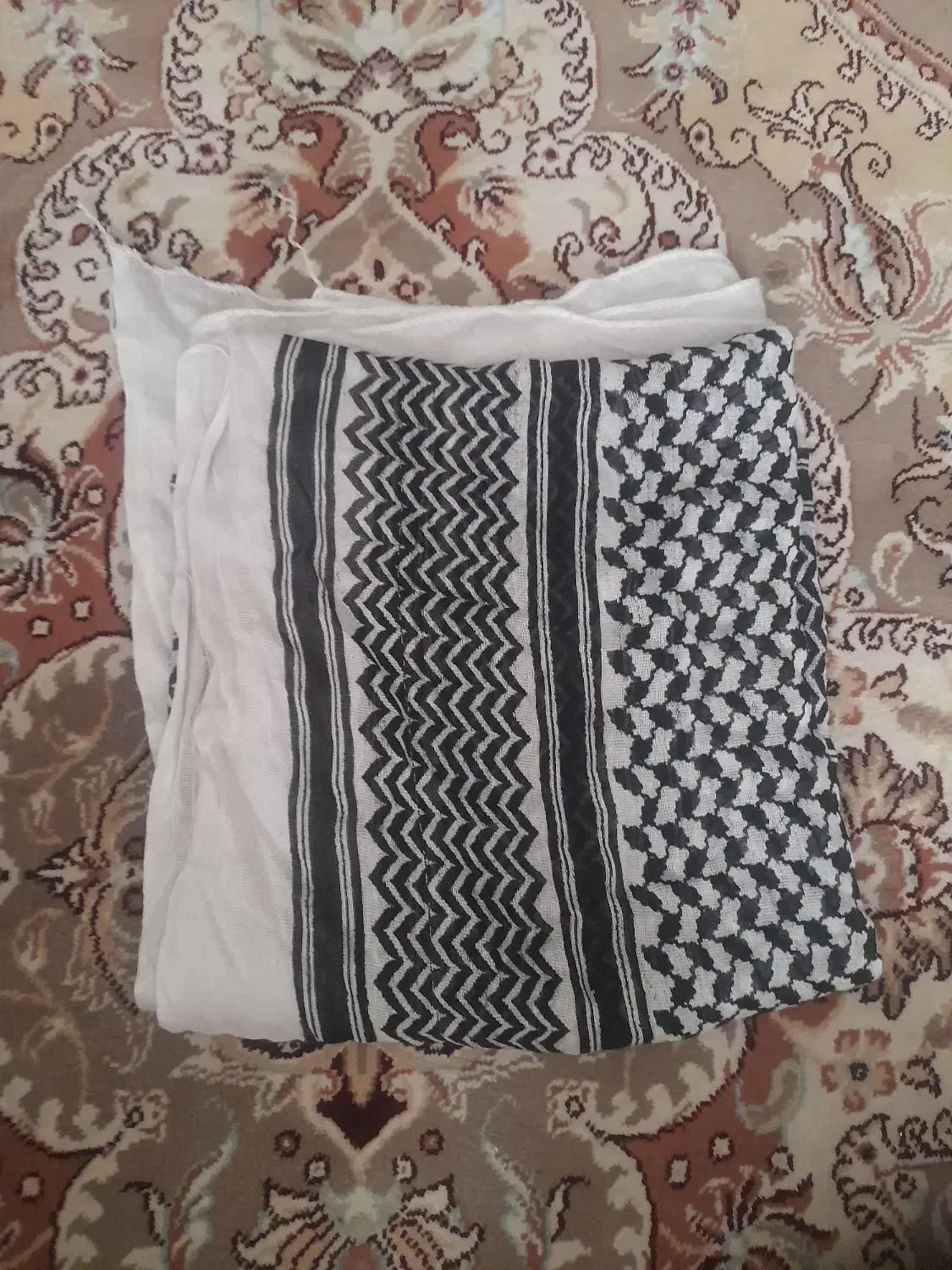 چفیه عربی|لباس|فولادشهر, B4|دیوار