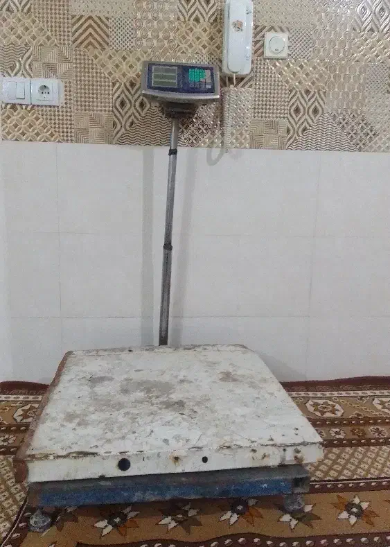 باسکول ۵۰۰کلویی|ابزارآلات|اقبالیه, |دیوار