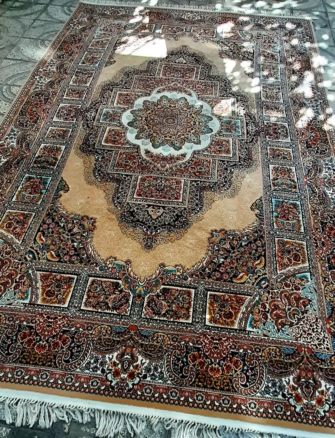 فرش۱۲متری یک عددو۶متری دوعدداصل وسالم۷۰۰شانه|فرش|سنقر, |دیوار