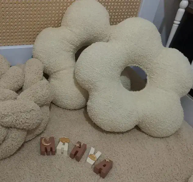 کوسن مبل و تخت سیسمونی عروسک|اسباب و اثاث بچه|همدان, |دیوار