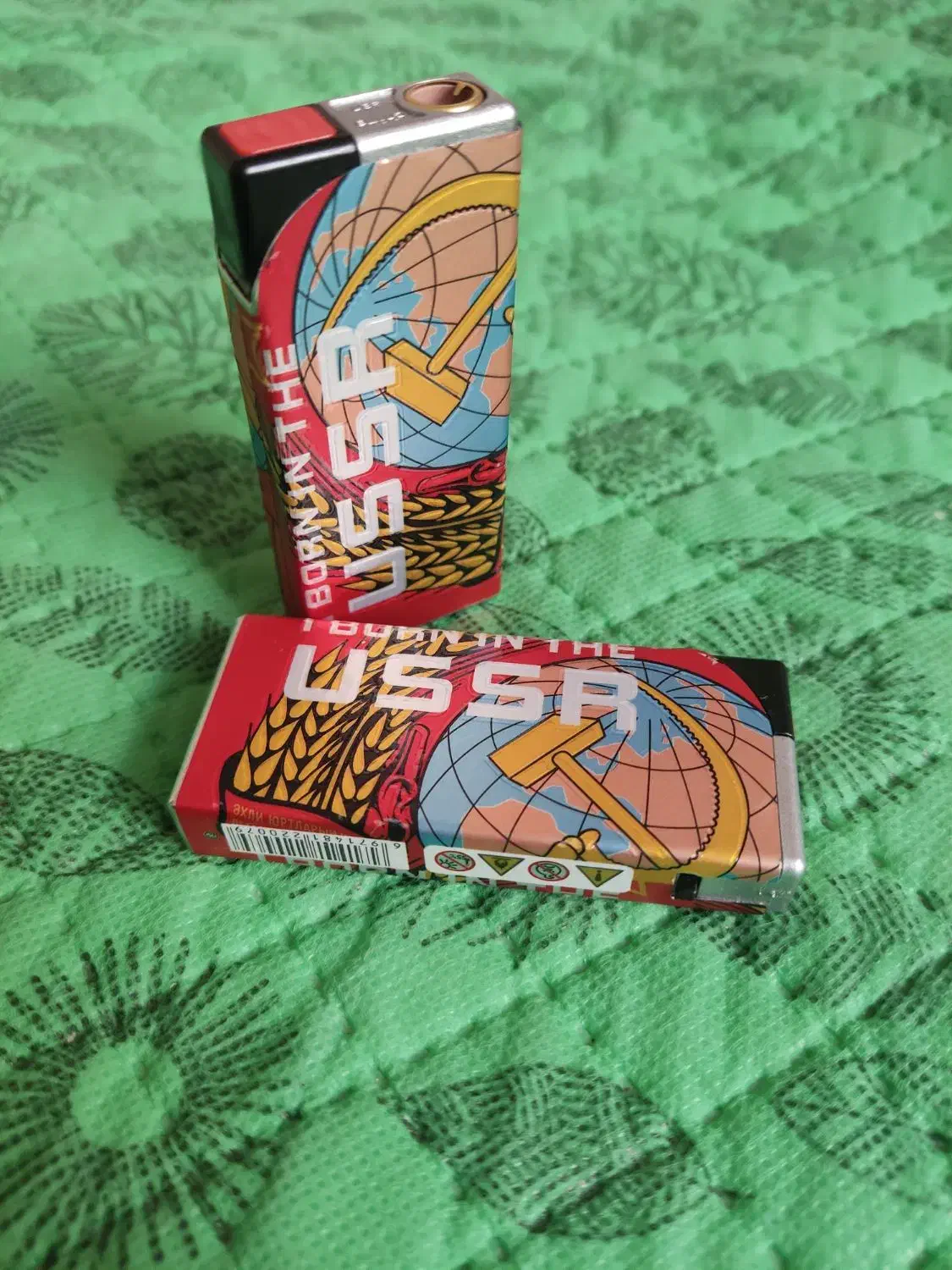 فندک اتمی|کلکسیون اشیاء عتیقه|گلبهار, شهر جدید گلبهار|دیوار