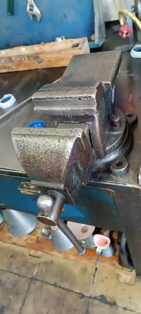 خرک و گیره ی کار|ابزارآلات|بروجرد, |دیوار