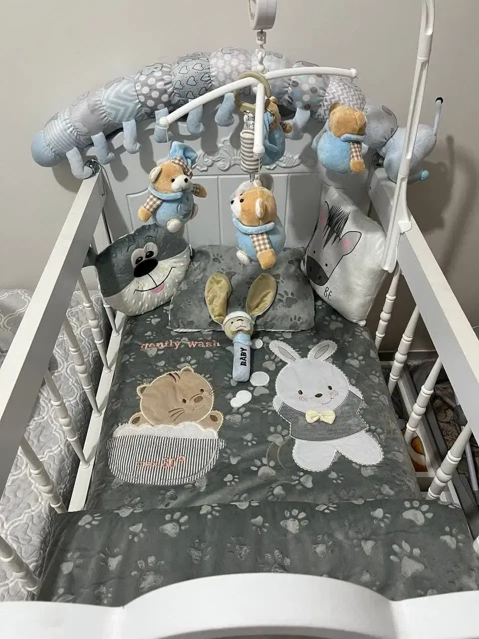 تخت نوزاد|تخت و صندلی بچه|کرج, شهرک فهمیده|دیوار