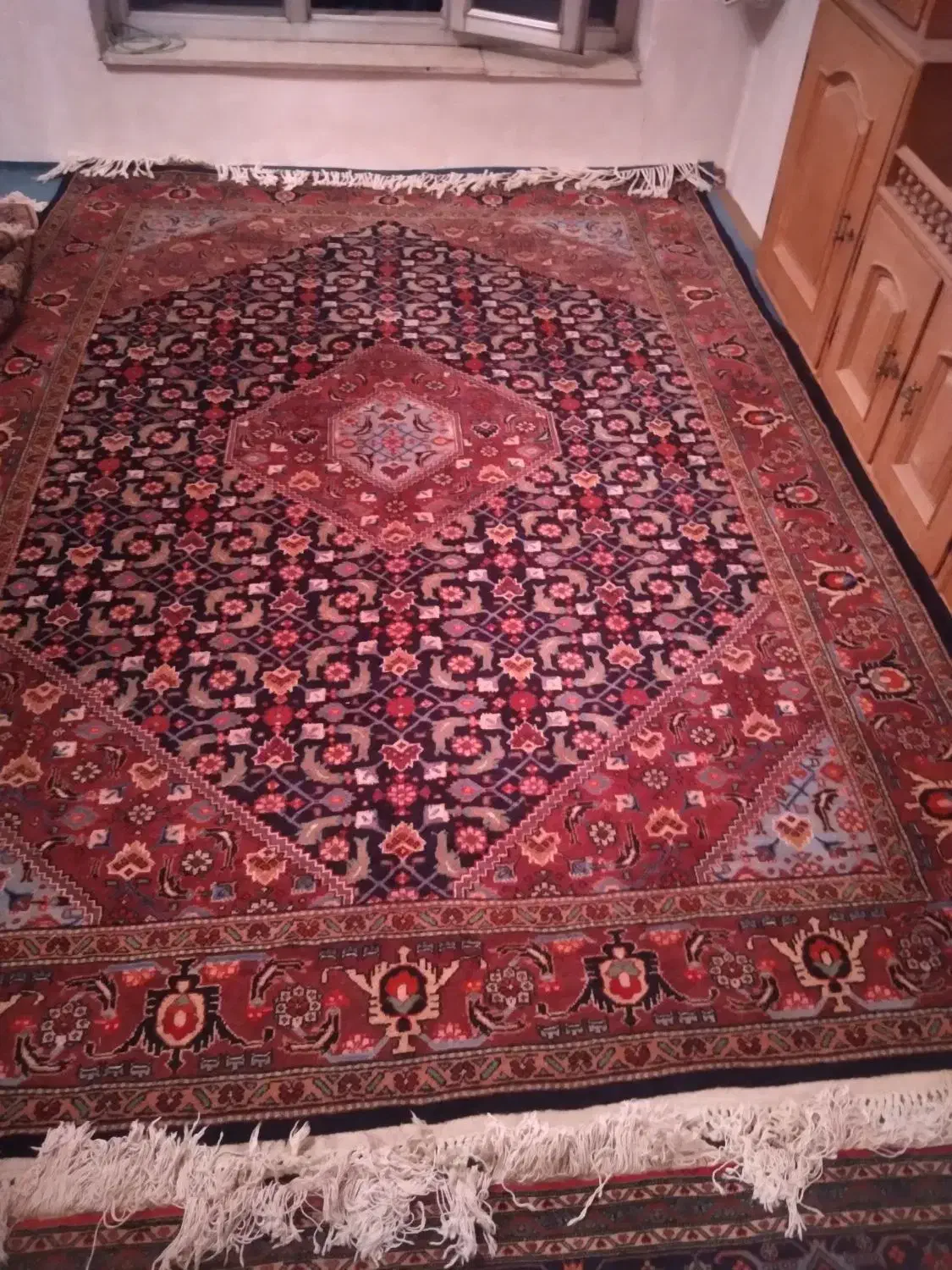 فرش دست بافت به فروش میرسد|فرش|اردبیل, |دیوار