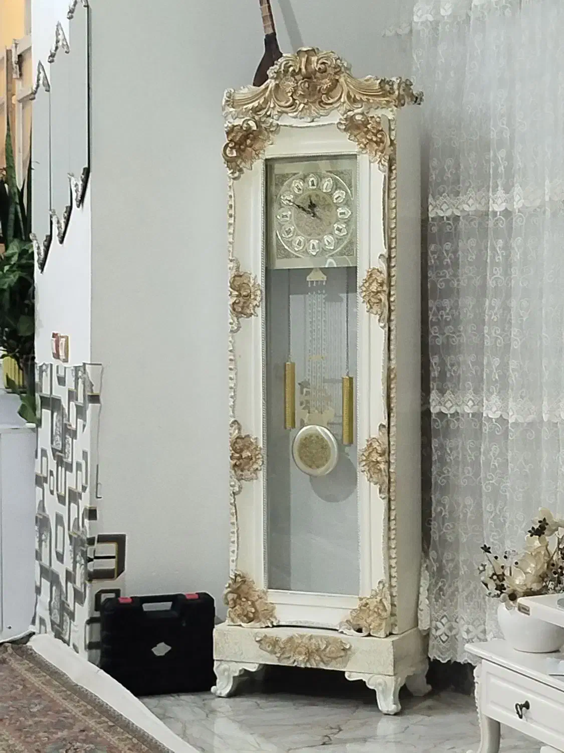 ساعت ایستاده|ساعت دیواری و تزئینی|ایوان, |دیوار