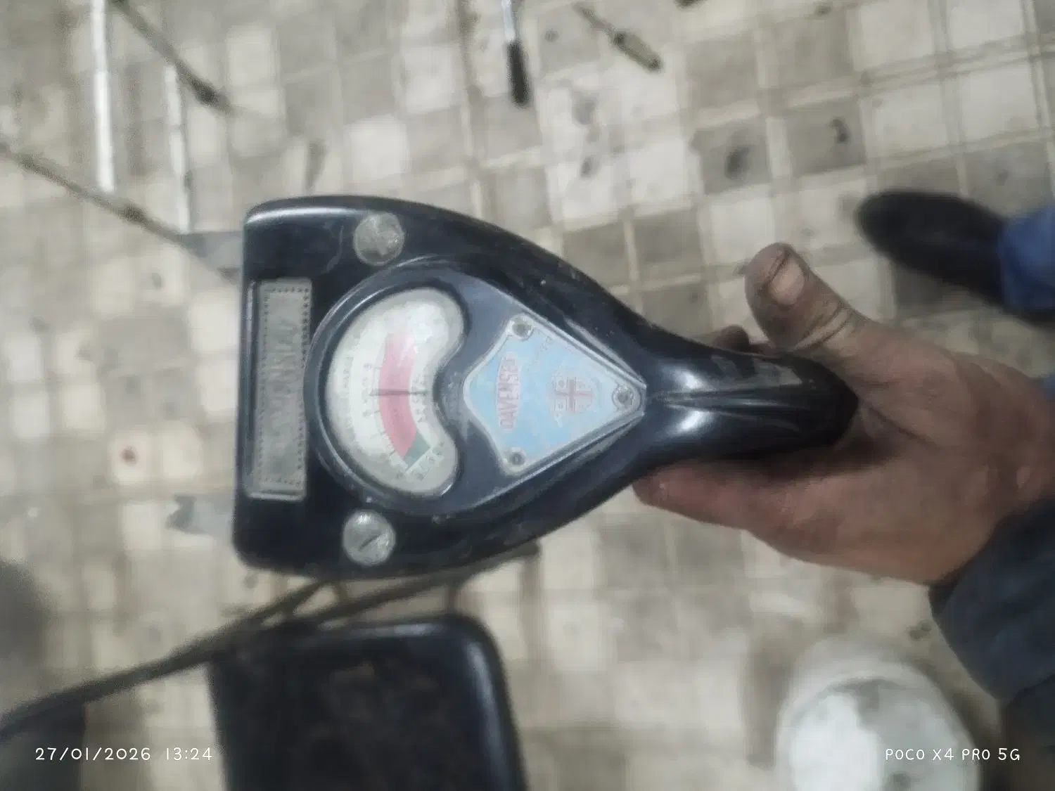 تستر باطری قدیمی|کلکسیون اشیاء عتیقه|رشت, بازار|دیوار