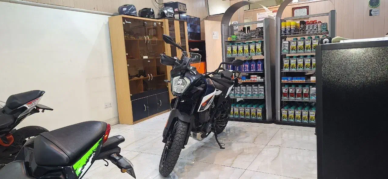 کی تی ام ادونچر 250کارکرد 5000|موتورسیکلت|تهران, فلسطین (میدان انقلاب)|دیوار