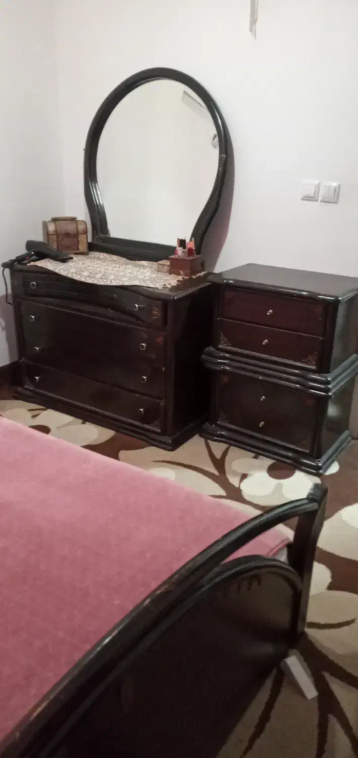 تخت ،دوعدد پاتختی ومیز آرایش|تخت و سرویس خواب|بهشهر, |دیوار