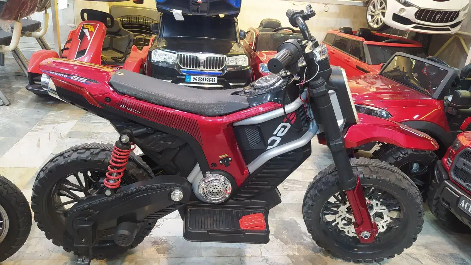 موتور شارژی طرح تریل سایز بزرگ|اسباببازی بچه|قم, وادی السلام|دیوار