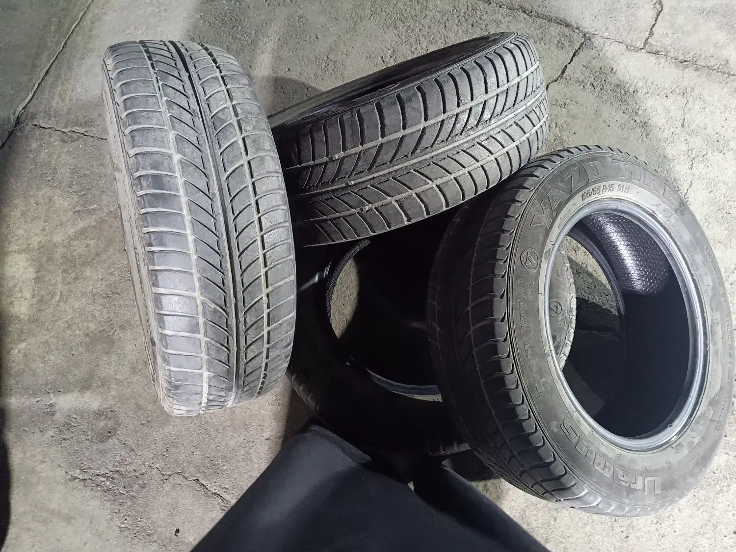 4 حلقه لاستیک یزد تایر (195/65/15)|قطعات یدکی و لوازم جانبی|قم, لبچال|دیوار